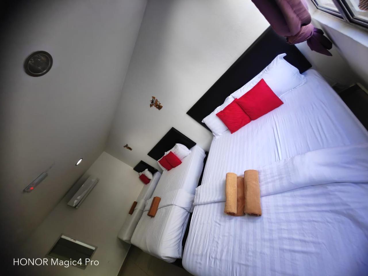 Melawati Ria Hotel Kuala Selangor Exterior photo